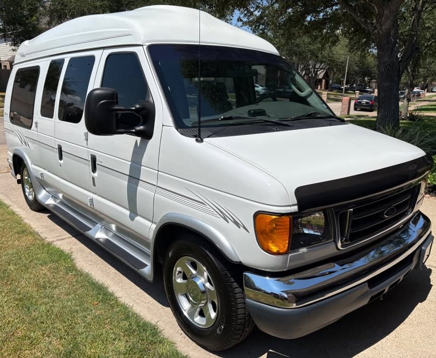 2004 Ford E-150 High Top Conversion Van - Image 2