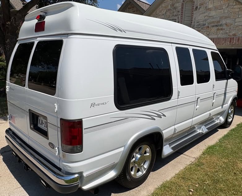2004 Ford E-150 High Top Conversion Van - Image 3