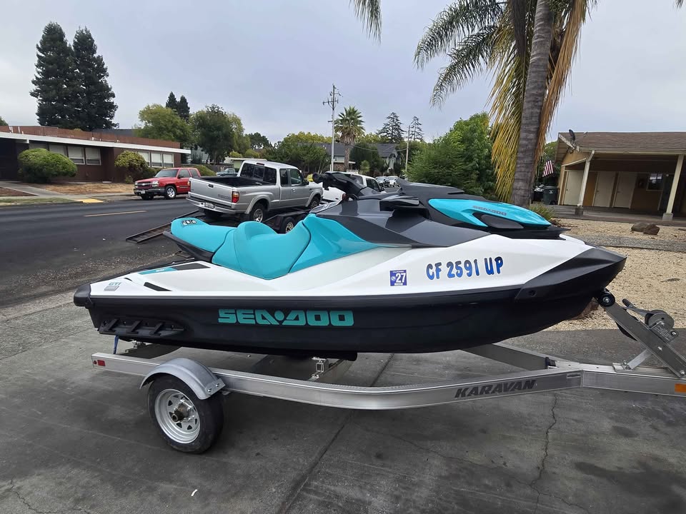 2020 Sea-Doo GTI 130 — 25 Hours, Like New - Image 2